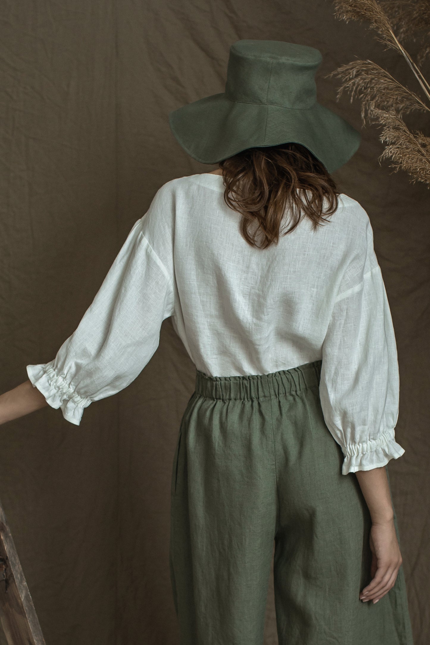 Sun Hat in Linen with Wide Brims