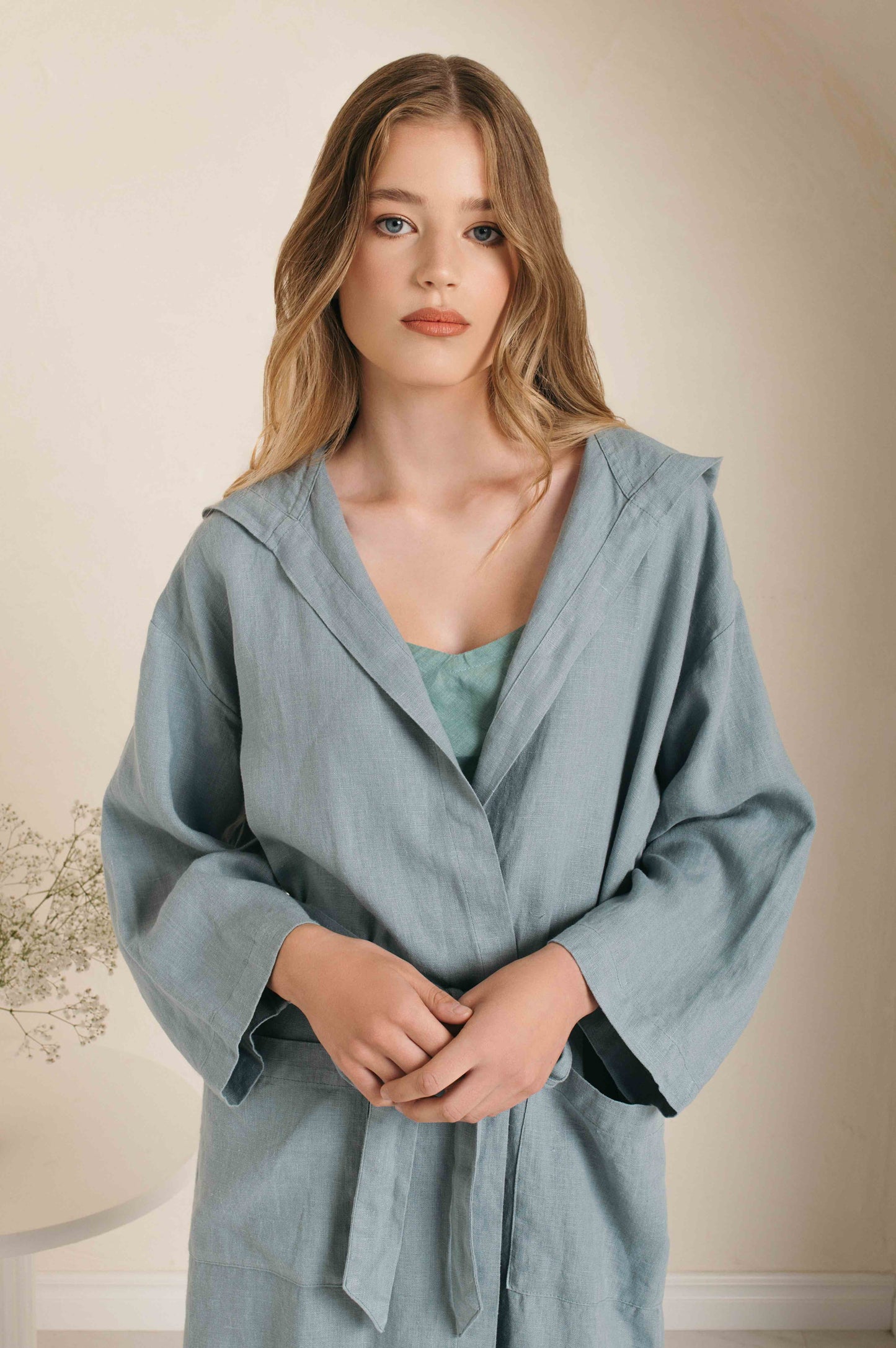 Linen Short Bath Robe MILDA Hooded