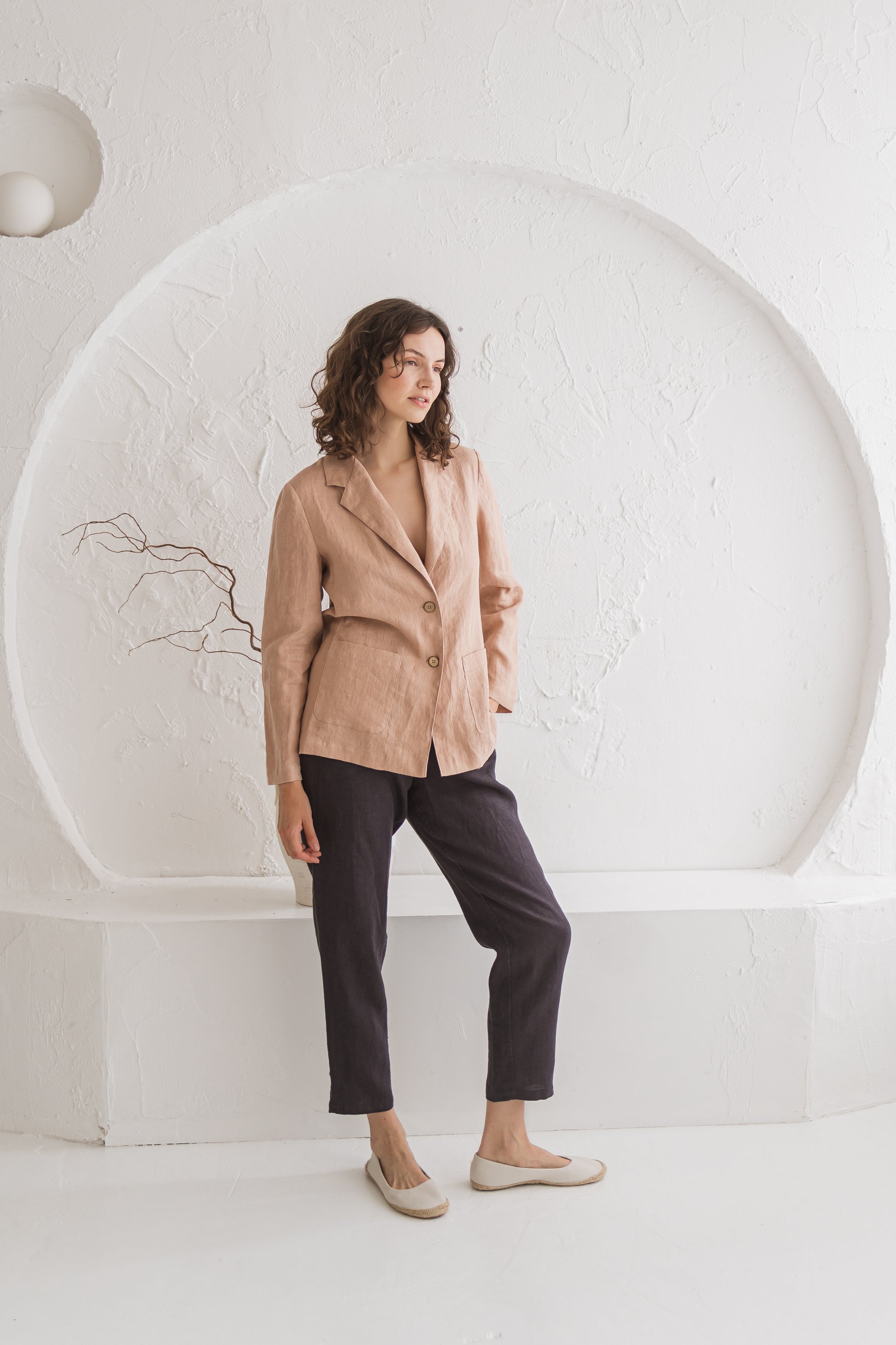 Fitted Silhouette Linen Classic Blazer NOLAN in Mocha Color