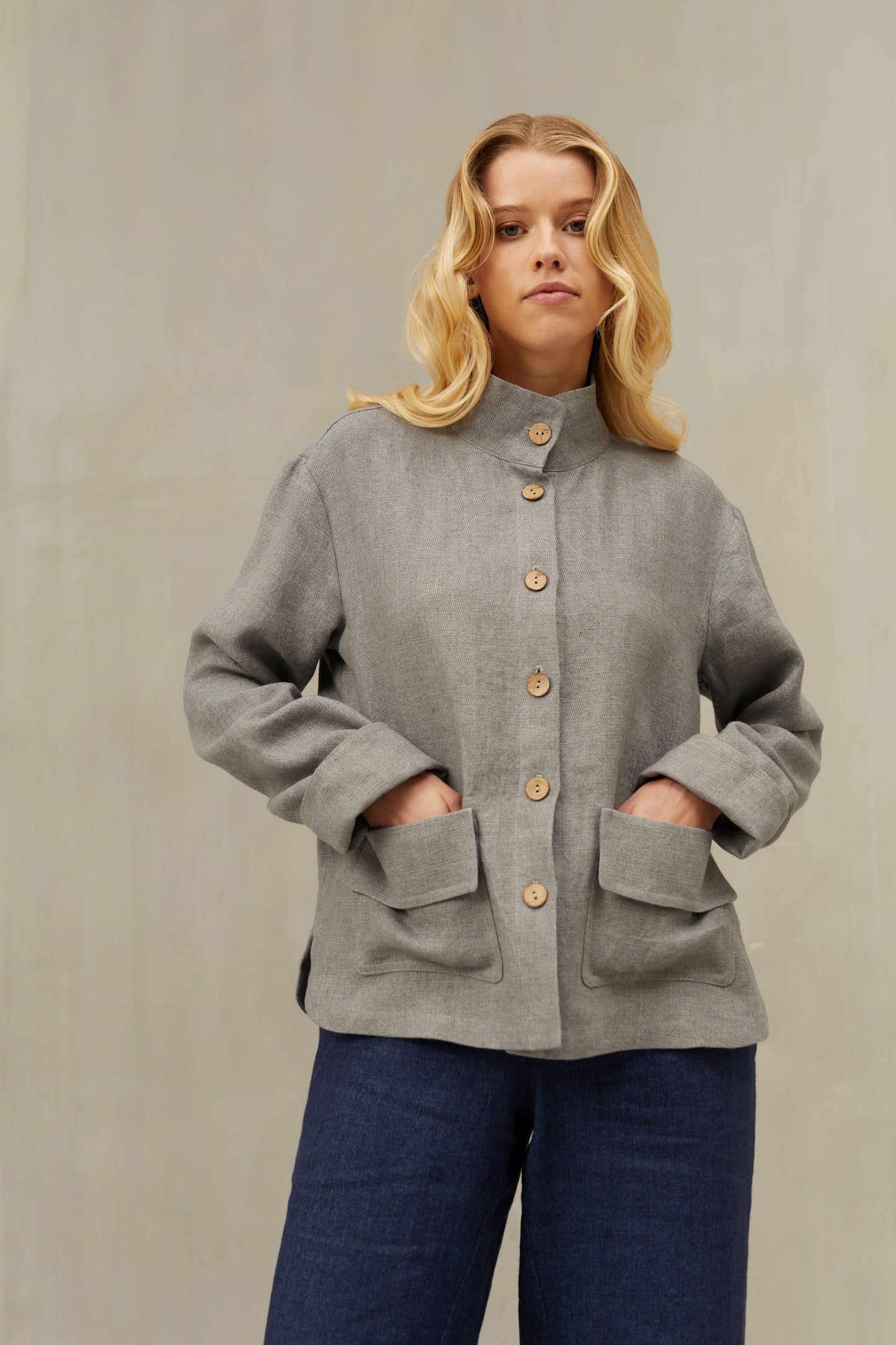 Short Jacket Luca with Pockets in Linen/Wool blend