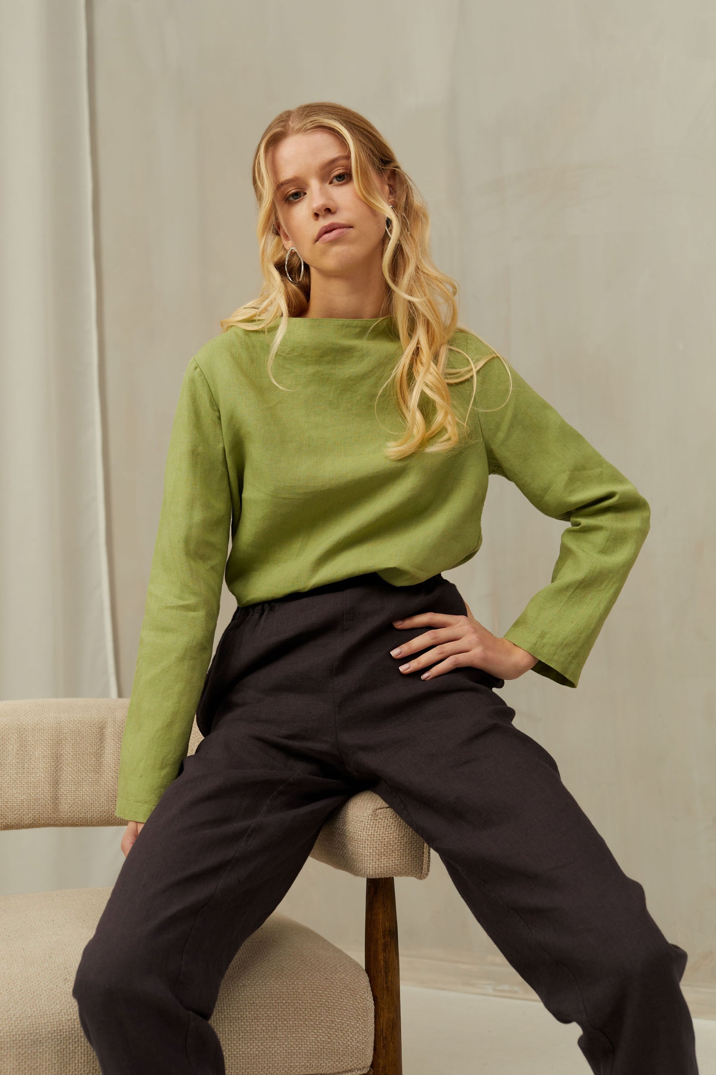 Linen Blouse AYA with Long Sleeves and Higher Neck