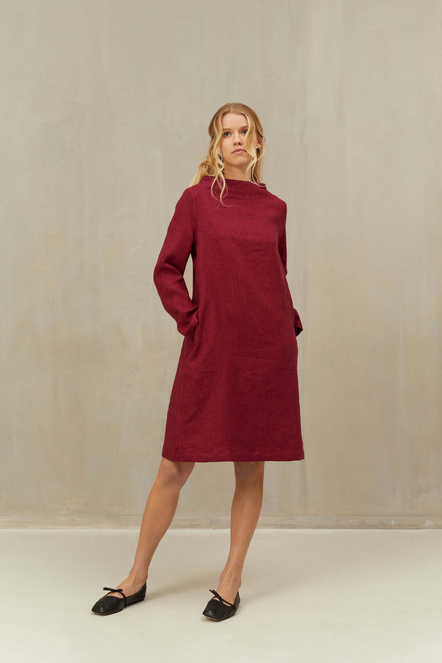 Dress VERA in Linen Wool Blend Burgundy