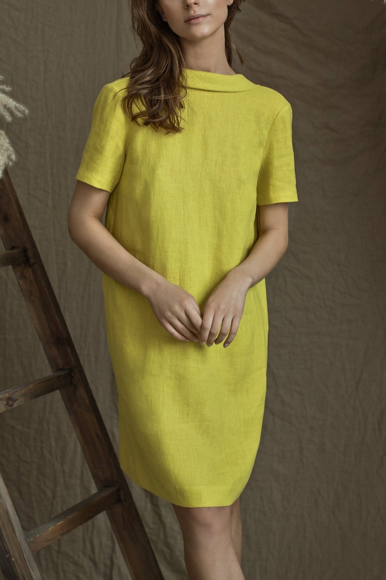 Linen Dress EVA With Open Back and Collar