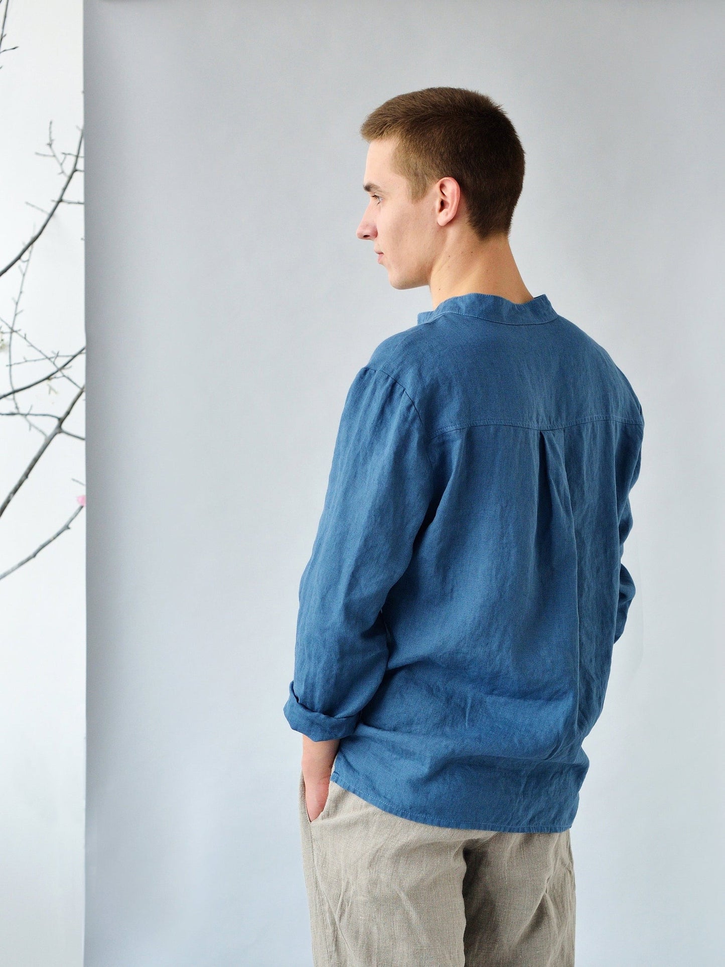 Linen Casual Style Men's Shirt with Long Sleeves