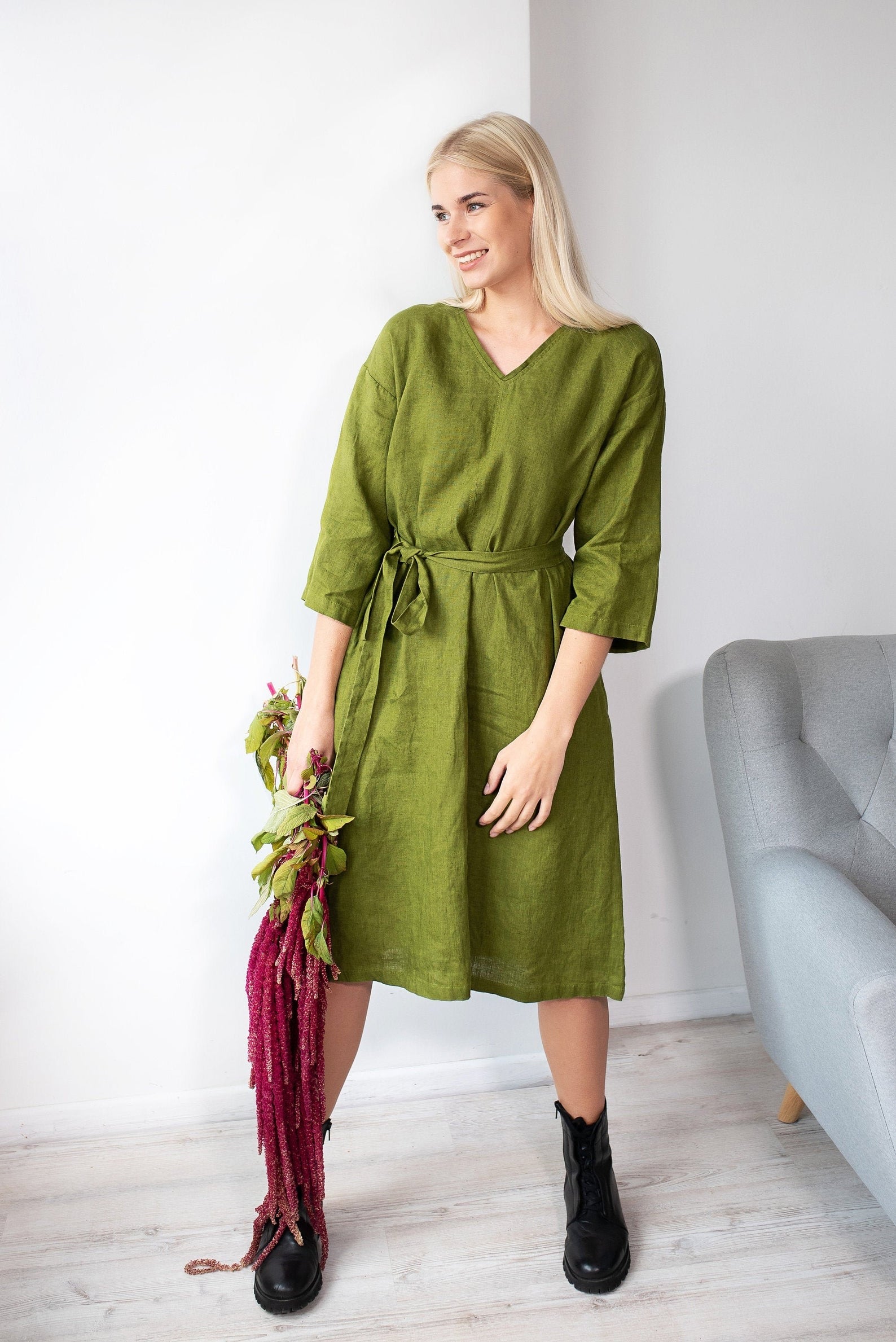 Linen Tunic Dress NERINGA in Moss Green Linen Tunic Dress NERINGA in Moss Green