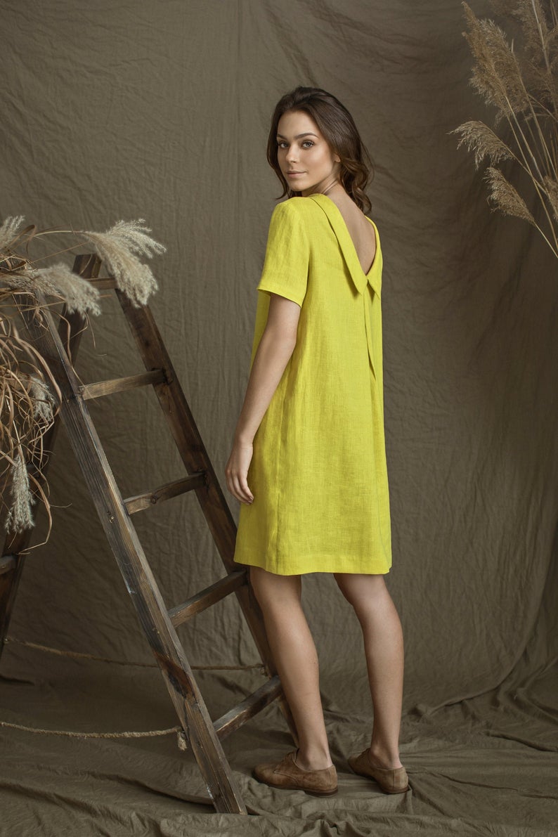Linen Dress EVA With Open Back and Collar