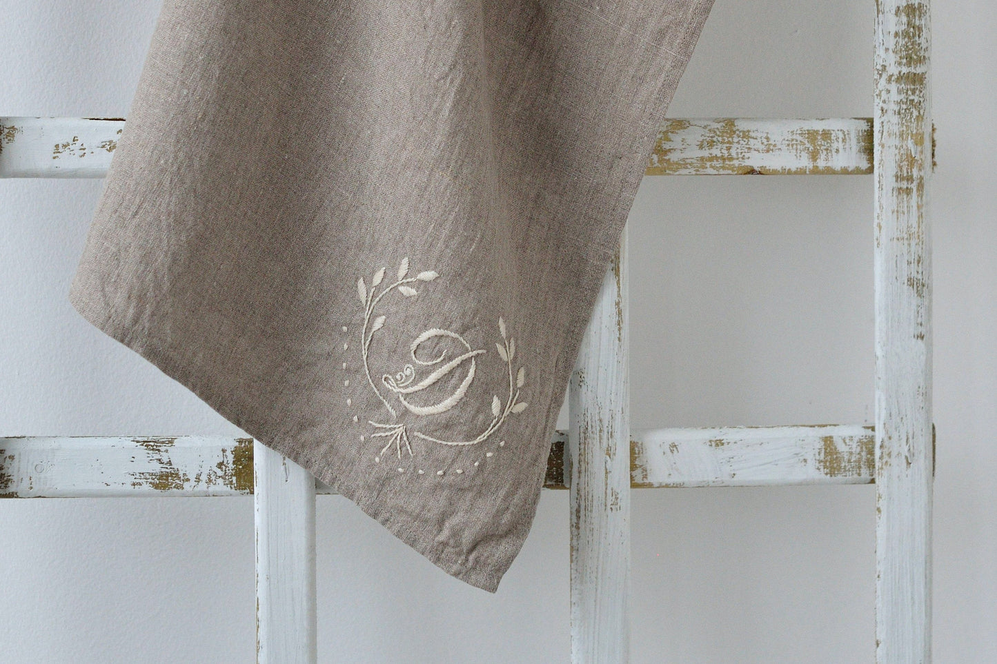 Linen Monogrammed Towel/Guest Towel/Face Towel Linen/ Bath Towel/Hand Towel/Kitchen Towel/ Christmas Gift/ Luxury Linen