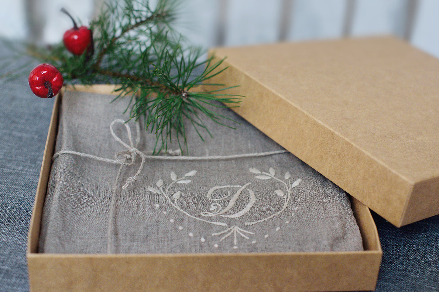 Linen Monogrammed Towel/Guest Towel/Face Towel Linen/ Bath Towel/Hand Towel/Kitchen Towel/ Christmas Gift/ Luxury Linen