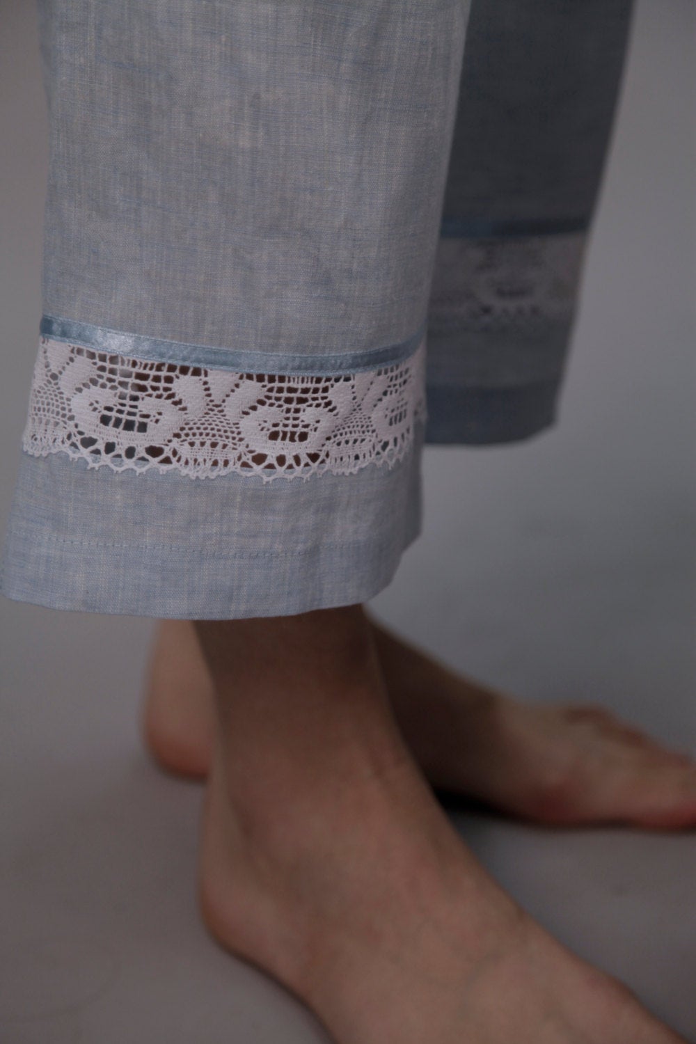 Linen Cropped Pajama Trouser CHARLOTTE with Lace Decor