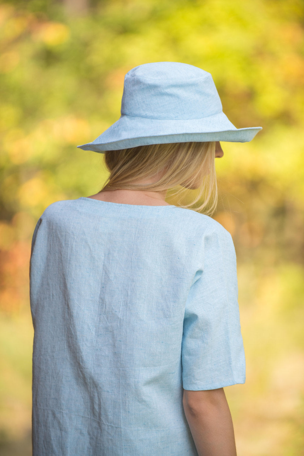 Conscious and Breathable Linen Sun Hat with Wide Brims for Women in Pale Blue