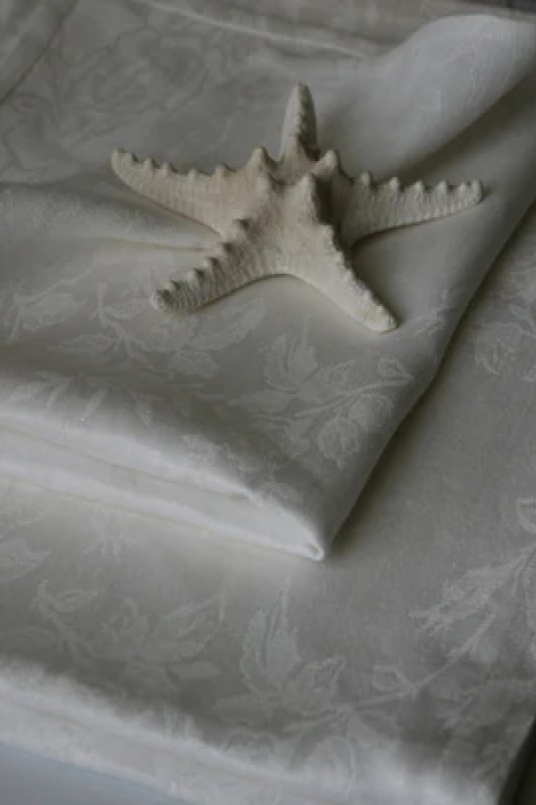 Linen White Damask Jacquard Bath Towel with "Rose" Design