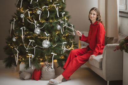 Red Linen Pajama Set for Women with Black Lace – Elegant Christmas Loungewear