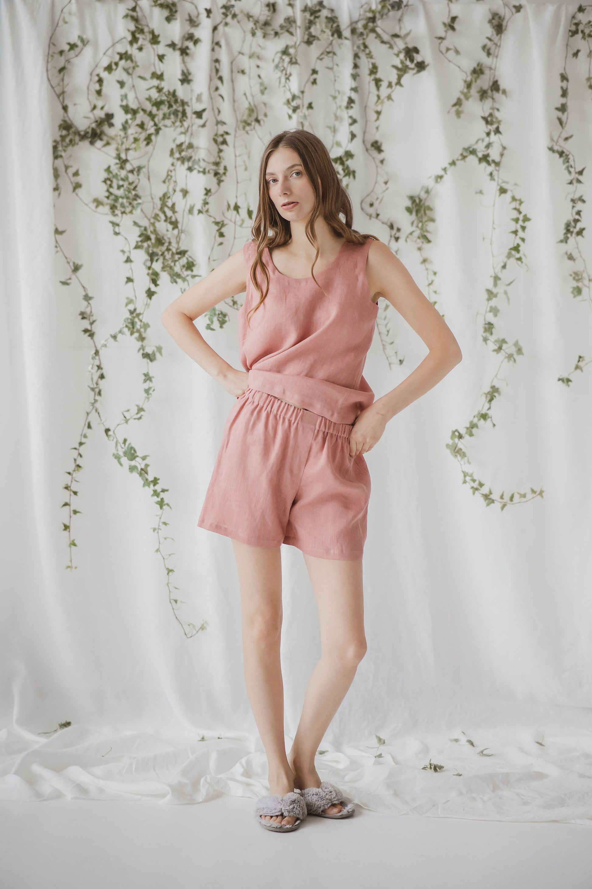 Linen lounge boyshorts Yvonna for women, comfortable pajama shorts in lightweght salmon linen color