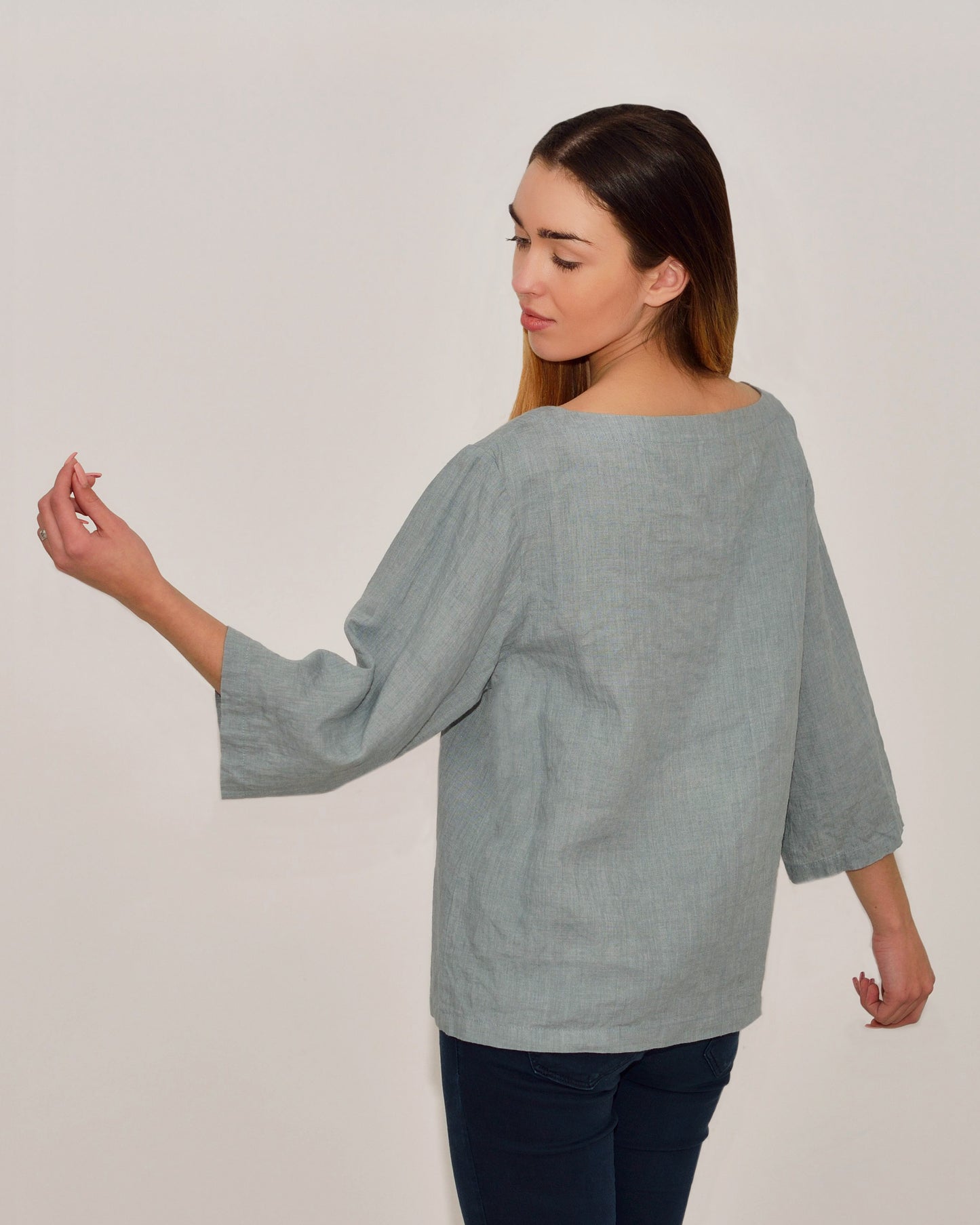 Linen Blouse AVA with Boat Neck Form