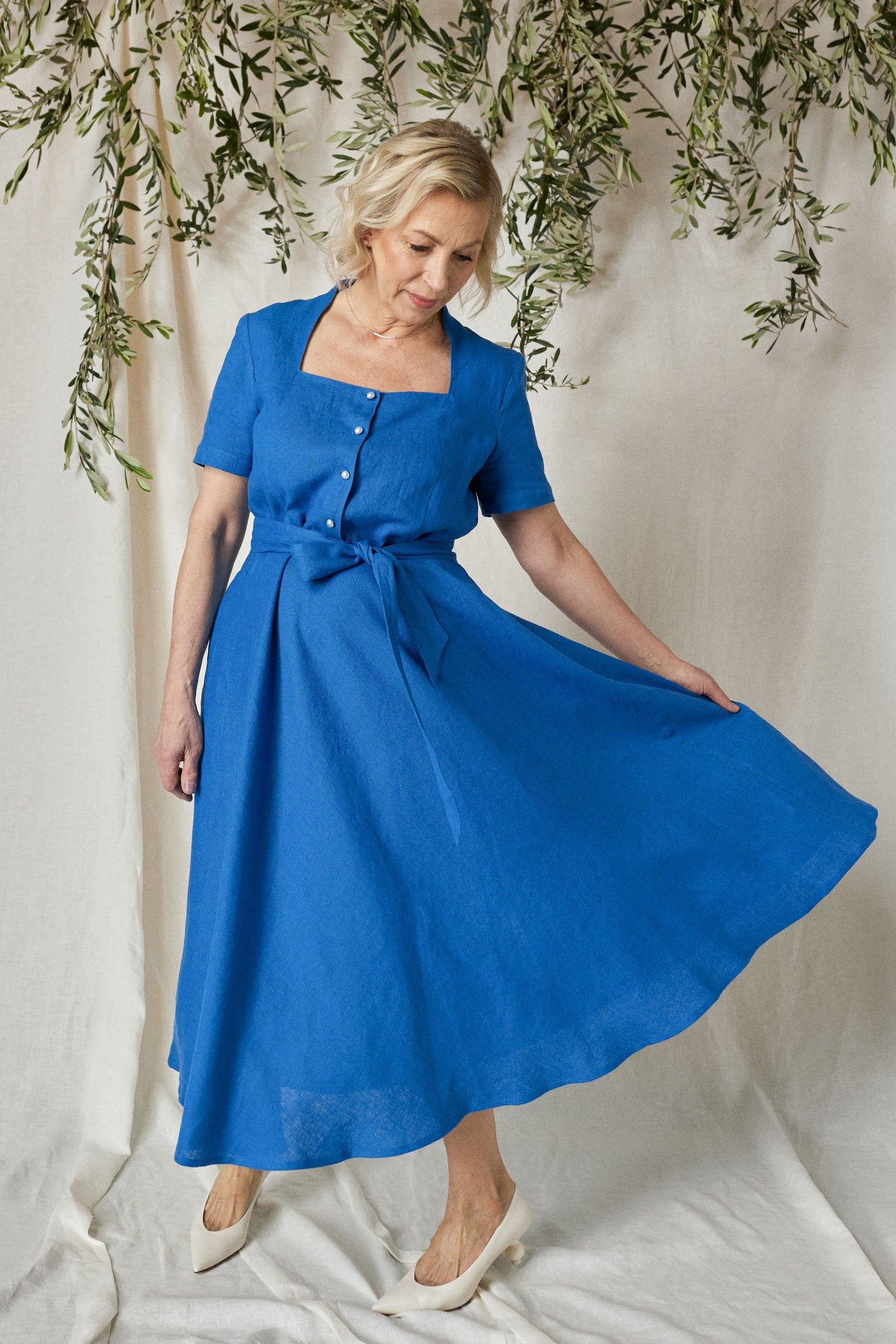 Linen long dress Gloreia with short sleeves and wide skirt
