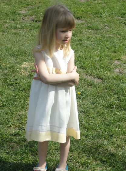 Linen White Sleeveless Dress for Girl with Drawnwork