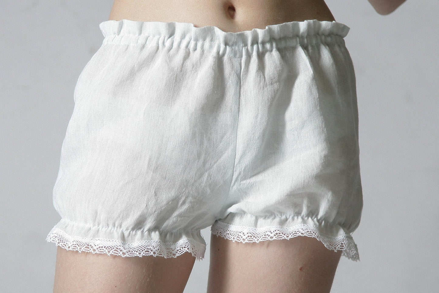 Linen Short BLOOMERS LACED for Woman/ Wictorian Style Undies
