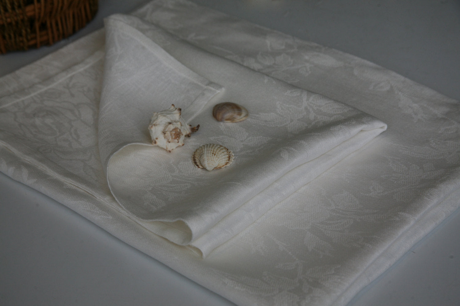 Linen White Damask Jacquard Bath Towel with "Rose" Design