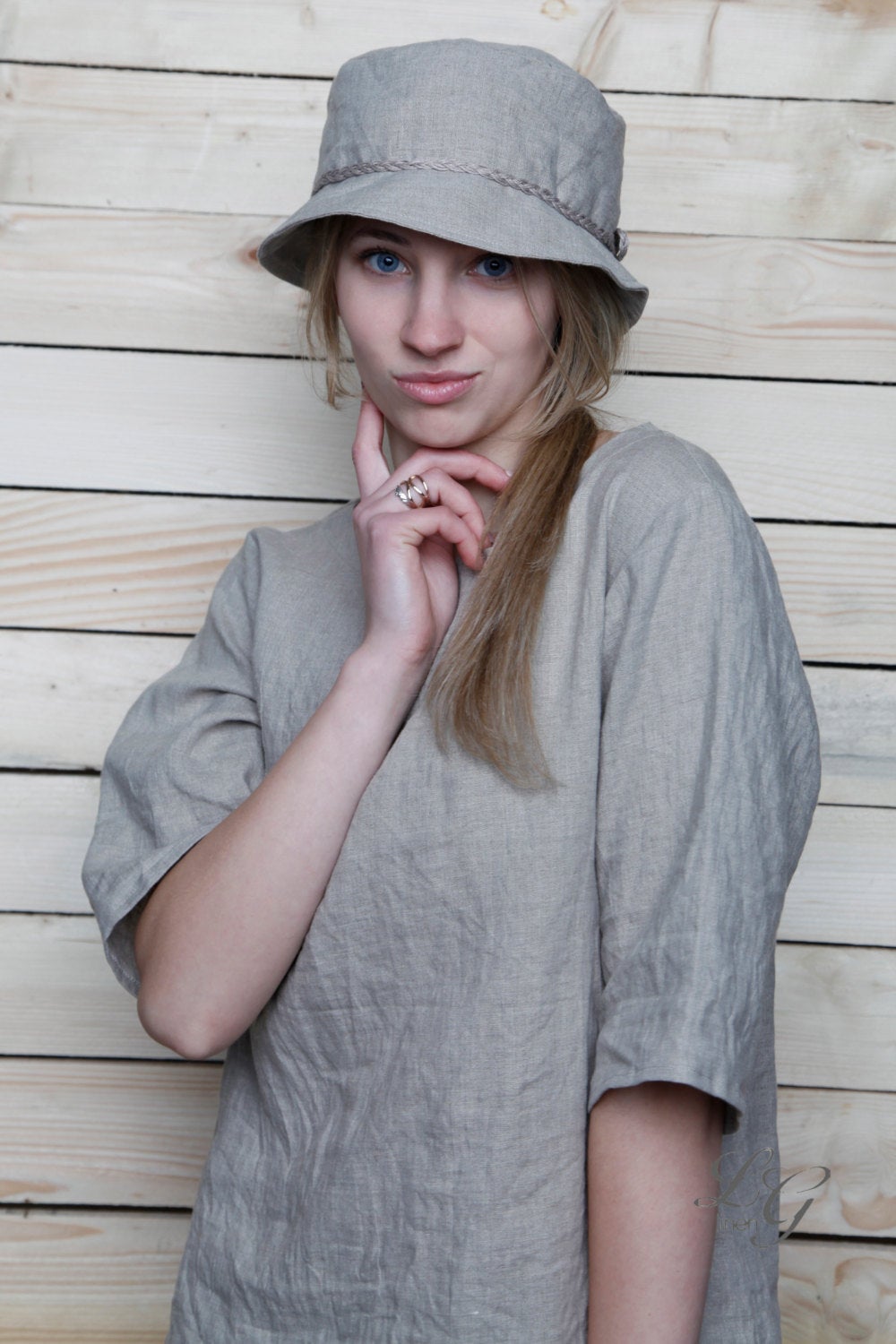 Linen Blouse AVA with Boat Neck Form